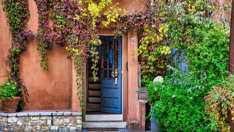 Il piatto rosso che ride's banner